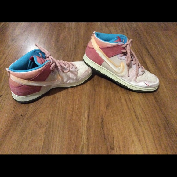Nike Dunk Mid Social Status Strawberry milk. - Picture 1 of 12